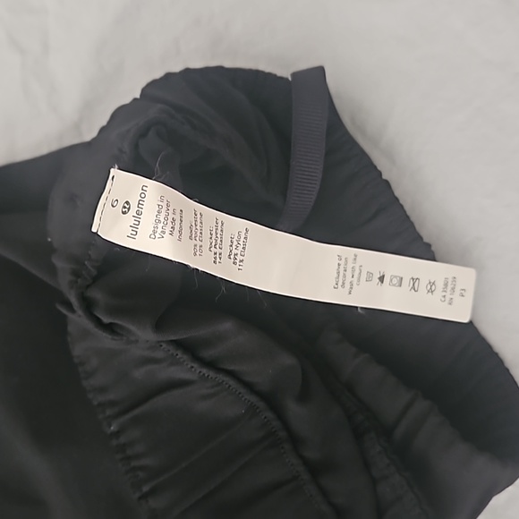 lululemon On the Fly 7/8 Pants Black - Picture 3 of 5